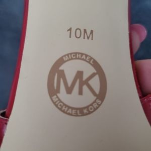 MK closed toe
